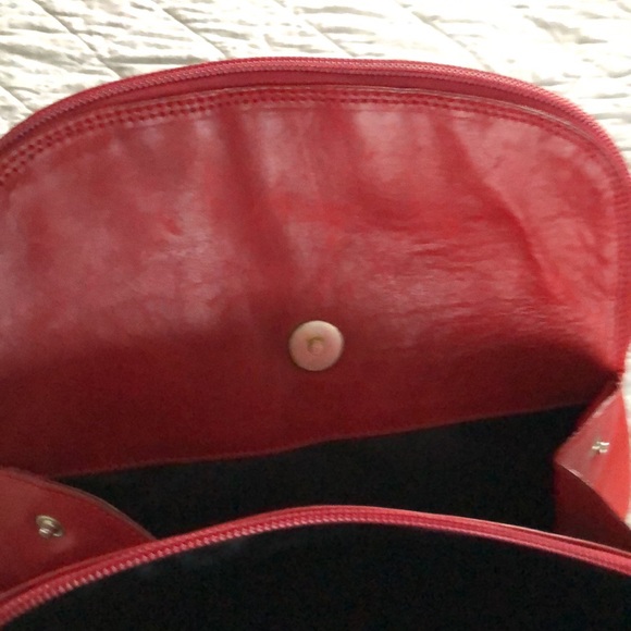 Gorgeous Red Leather Sling Pack - Picture 5 of 11